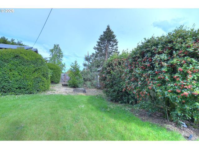 1798 GILHAM Rd, Eugene, OR 97401