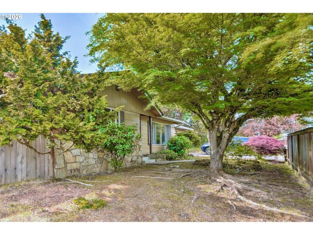 1798 GILHAM Rd, Eugene, OR 97401