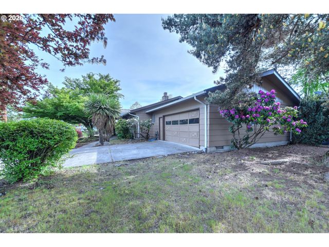 1798 GILHAM Rd, Eugene, OR 97401