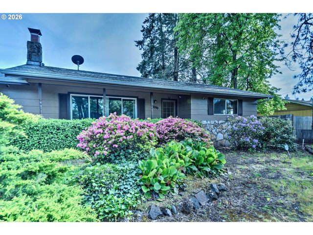 1798 GILHAM Rd, Eugene, OR 97401