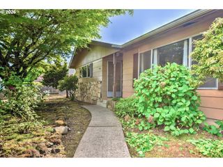 1798 GILHAM Rd, Eugene, OR 97401