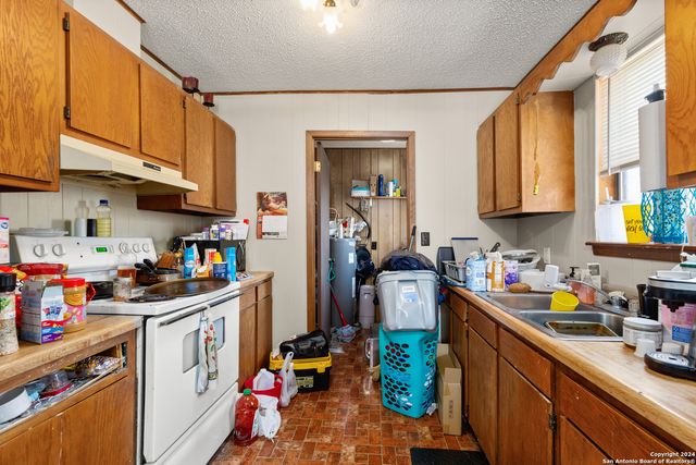 215 REDBUD LN, New Braunfels, TX 78130