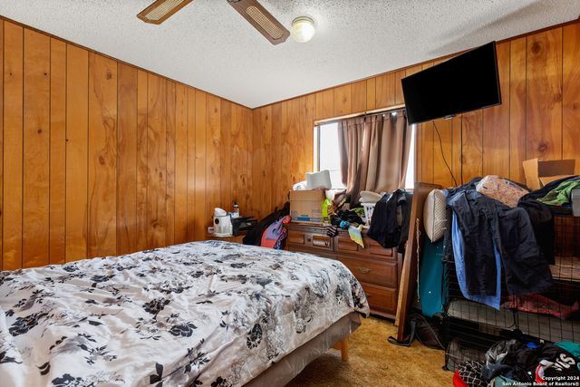 215 REDBUD LN, New Braunfels, TX 78130