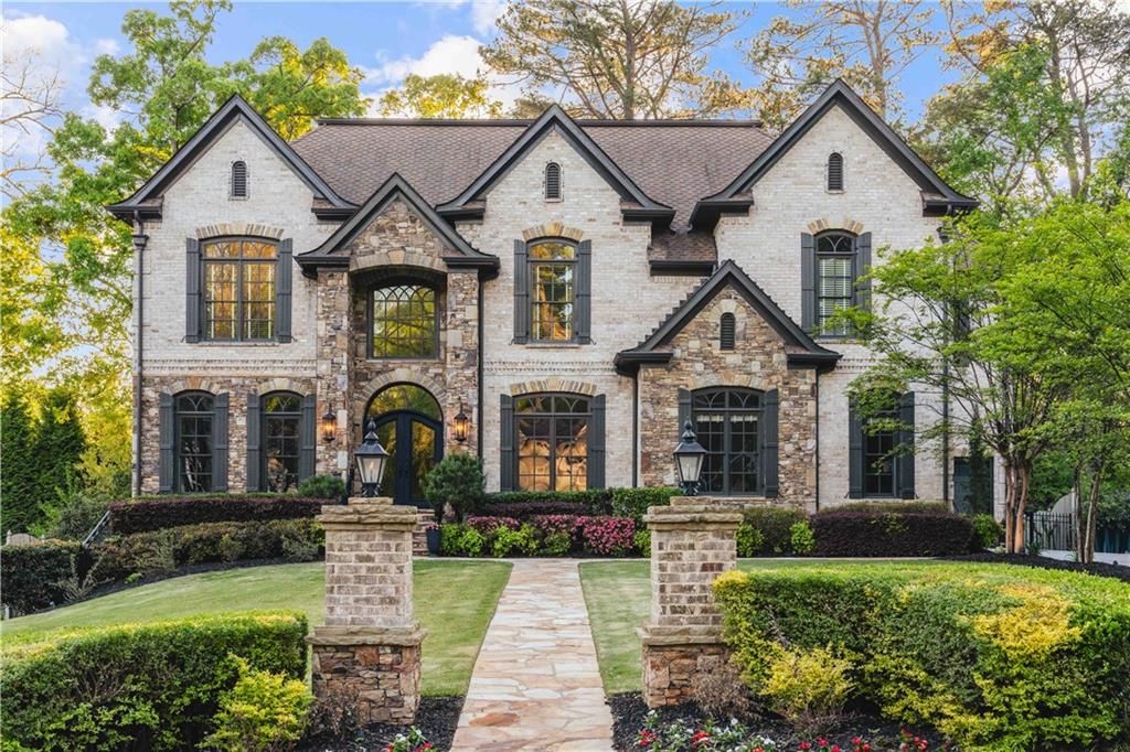 Image 1 of property listing at 1686 Montcliff Court, Decatur, GA 30033