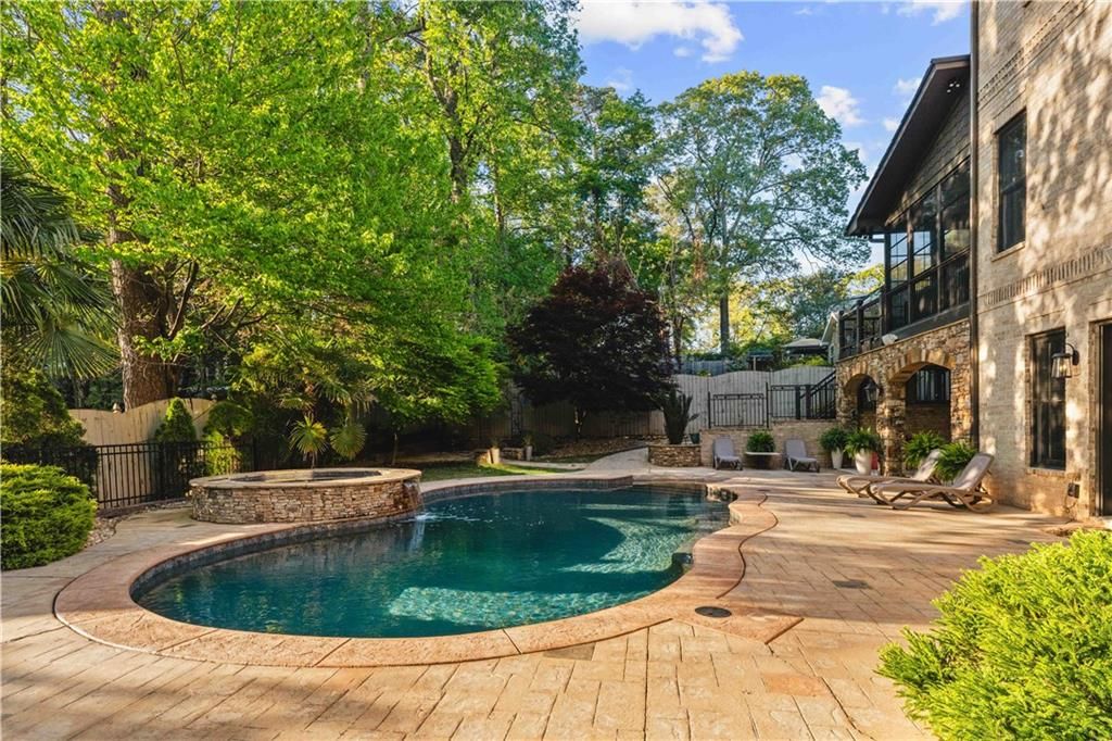 Image 86 of property listing at 1686 Montcliff Court, Decatur, GA 30033