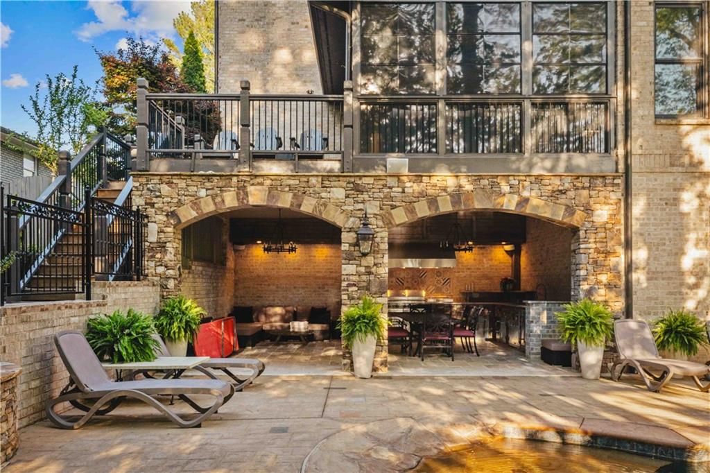 Image 88 of property listing at 1686 Montcliff Court, Decatur, GA 30033
