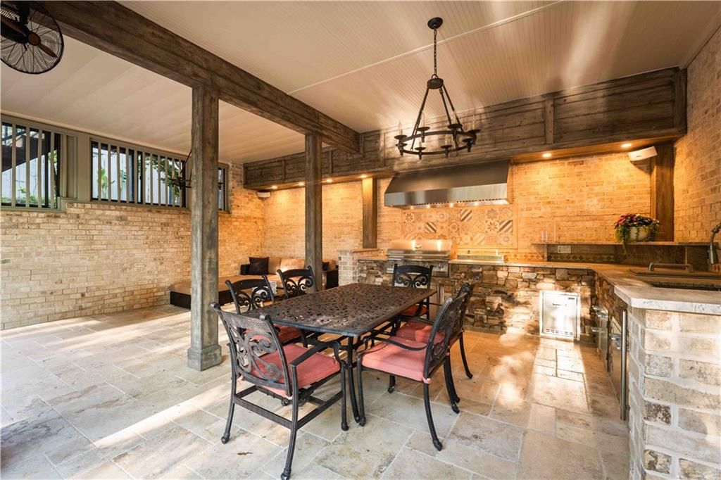 Image 90 of property listing at 1686 Montcliff Court, Decatur, GA 30033