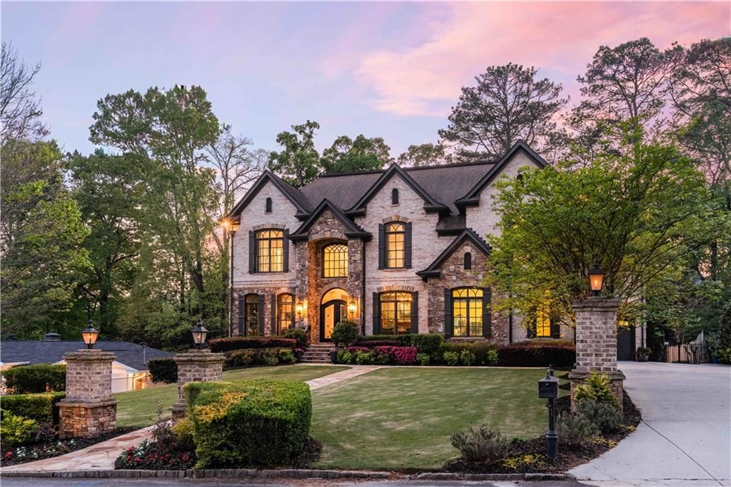 Image 94 of property listing at 1686 Montcliff Court, Decatur, GA 30033