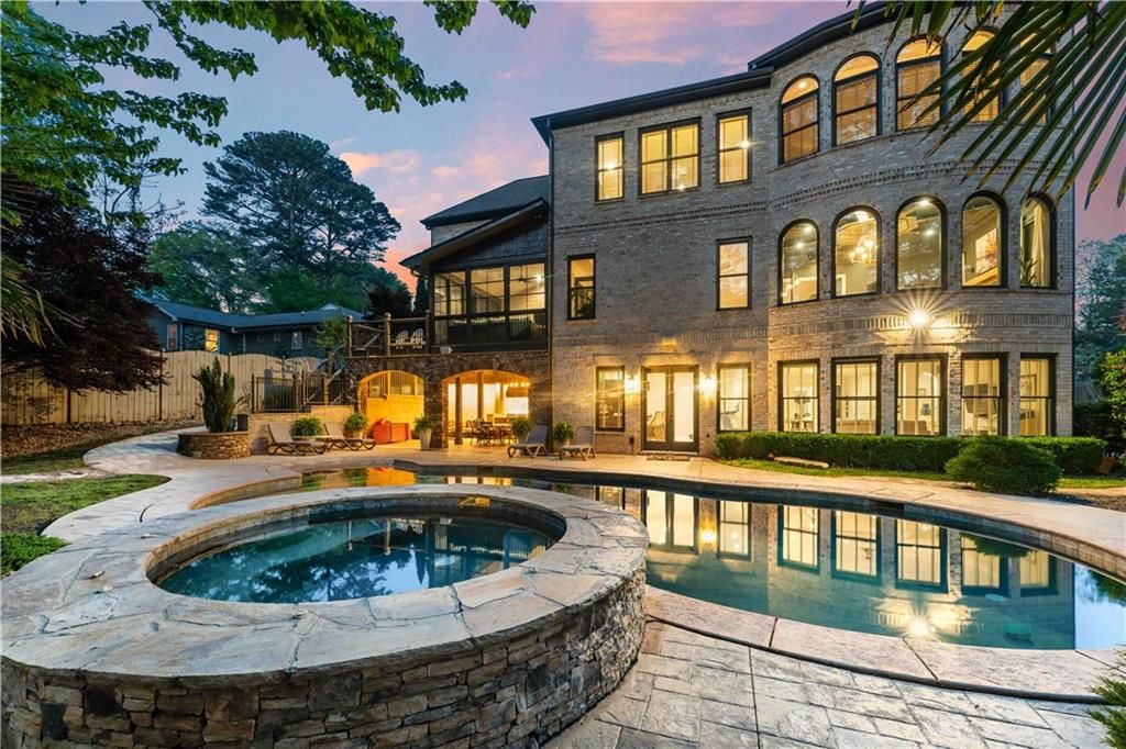 Image 98 of property listing at 1686 Montcliff Court, Decatur, GA 30033