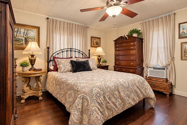 215 W Munson Street, Denison, TX 75020