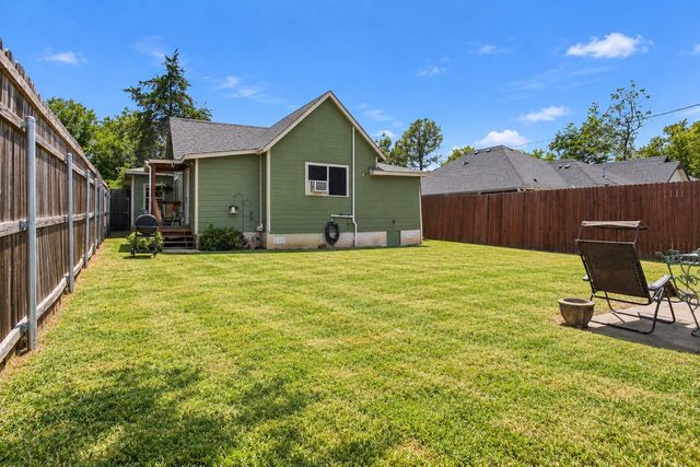 215 W Munson Street, Denison, TX 75020