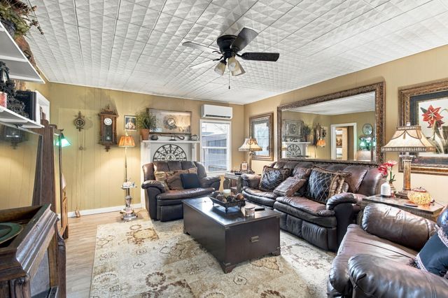 215 W Munson Street, Denison, TX 75020