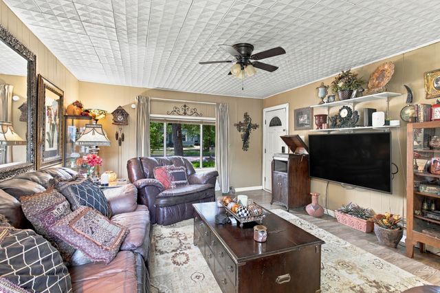 215 W Munson Street, Denison, TX 75020