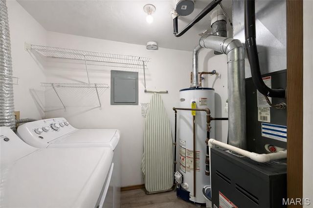 5107 Hollow Wood Court A, St Louis, MO 63128