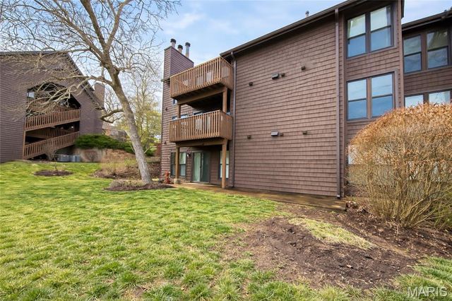 5107 Hollow Wood Court A, St Louis, MO 63128