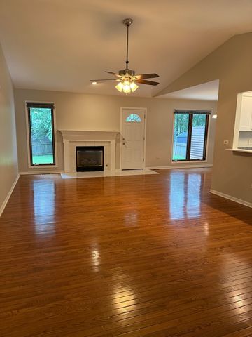 334 Panama Avenue, Hampshire, IL 60140