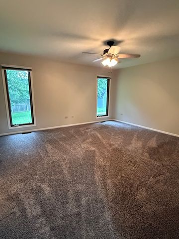 334 Panama Avenue, Hampshire, IL 60140