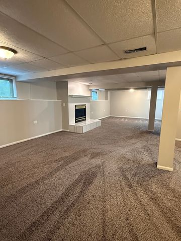 334 Panama Avenue, Hampshire, IL 60140