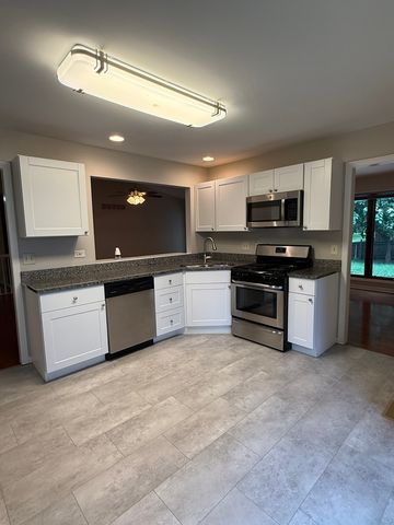 334 Panama Avenue, Hampshire, IL 60140