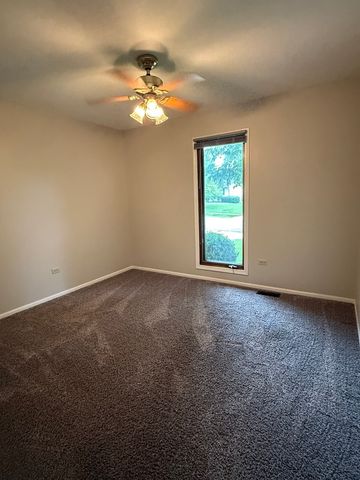 334 Panama Avenue, Hampshire, IL 60140