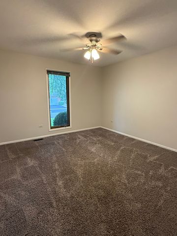 334 Panama Avenue, Hampshire, IL 60140