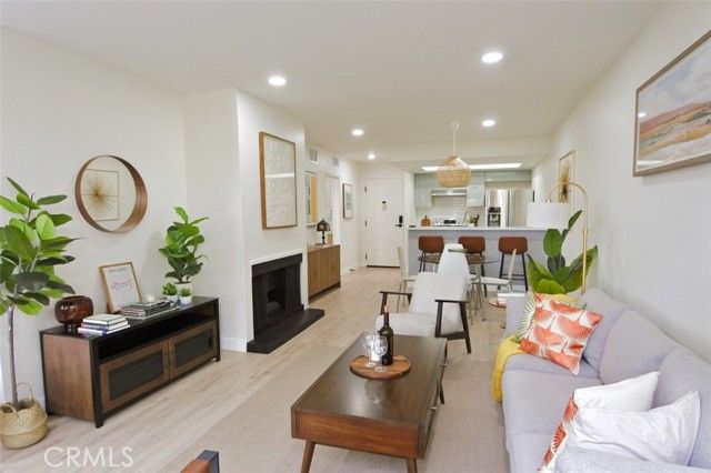 1745 Camino Palmero 537, Los Angeles, CA 90046