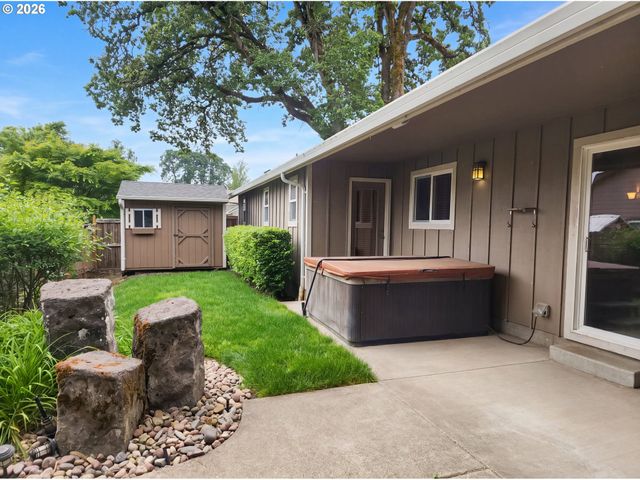 1310 WILLOW St, Junction City, OR 97448