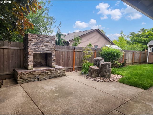 1310 WILLOW St, Junction City, OR 97448