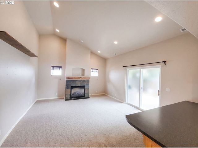 1310 WILLOW St, Junction City, OR 97448