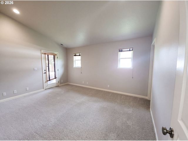 1310 WILLOW St, Junction City, OR 97448