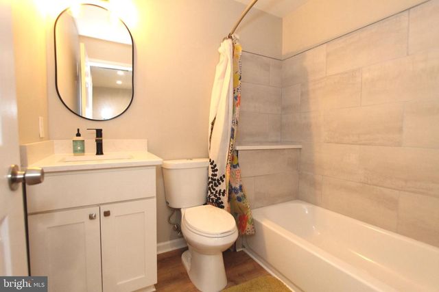 1807 PARKVIEW AVE, Bristol, PA 19007