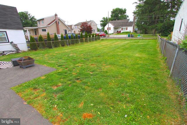 1807 PARKVIEW AVE, Bristol, PA 19007