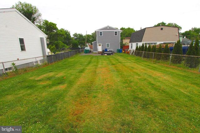 1807 PARKVIEW AVE, Bristol, PA 19007