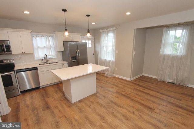 1807 PARKVIEW AVE, Bristol, PA 19007