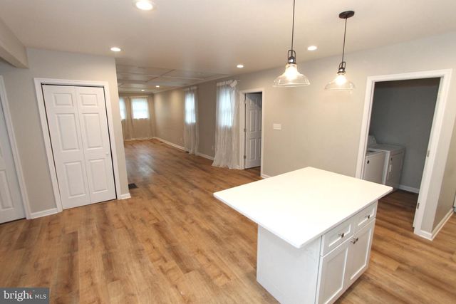 1807 PARKVIEW AVE, Bristol, PA 19007