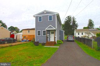 1807 PARKVIEW AVE, Bristol, PA 19007
