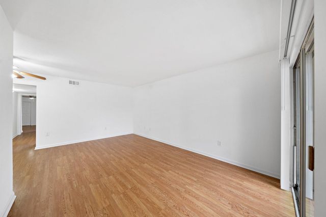 711 Holiday Drive 72, Galveston, TX 77550