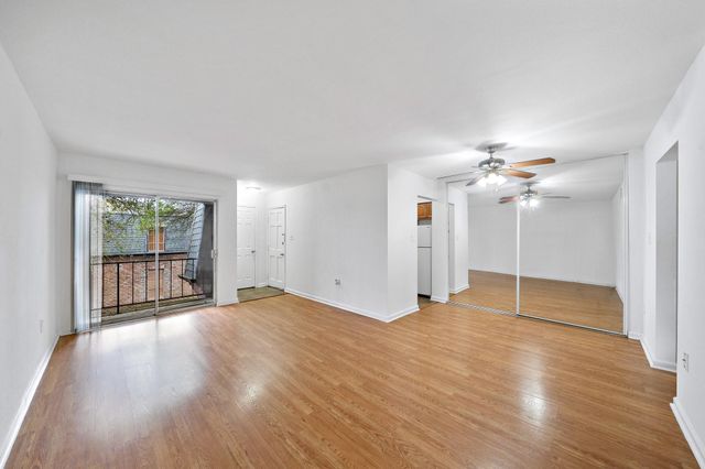 711 Holiday Drive 72, Galveston, TX 77550