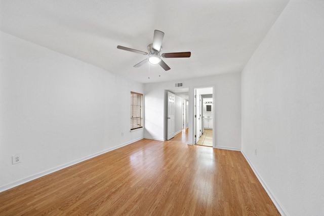 711 Holiday Drive 72, Galveston, TX 77550