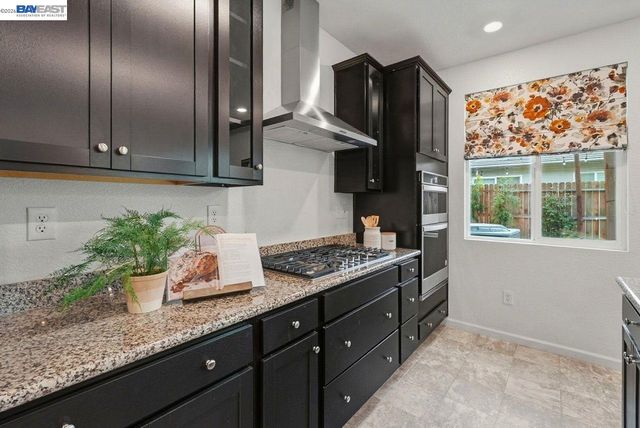 1444 Meridian St, Manteca, CA 95337