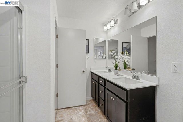1444 Meridian St, Manteca, CA 95337