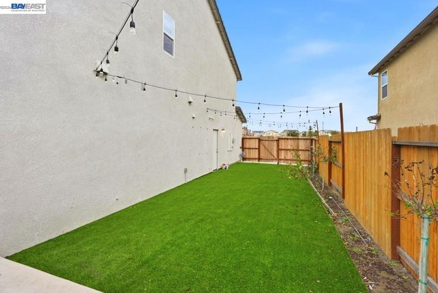 1444 Meridian St, Manteca, CA 95337