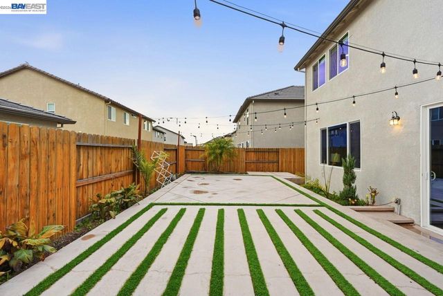 1444 Meridian St, Manteca, CA 95337