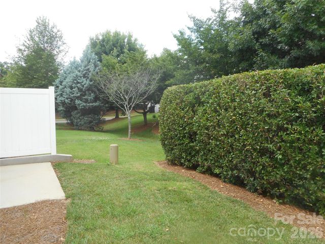 5860 Glassport Lane, Charlotte, NC 28210