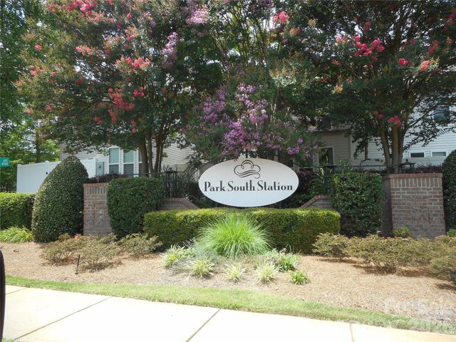 5860 Glassport Lane, Charlotte, NC 28210