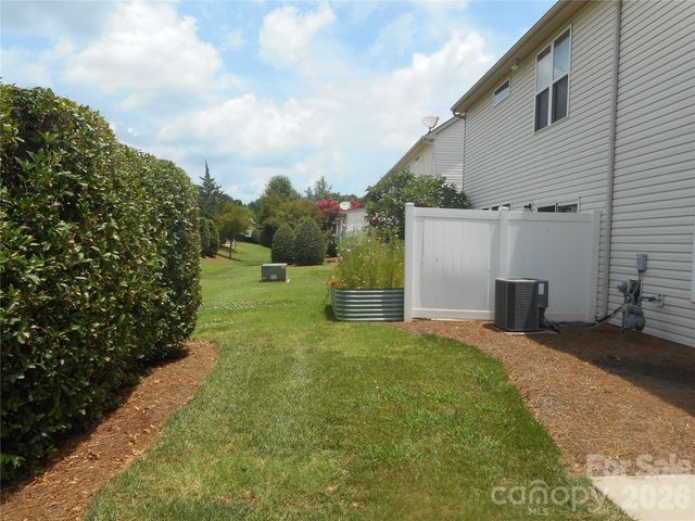 5860 Glassport Lane, Charlotte, NC 28210