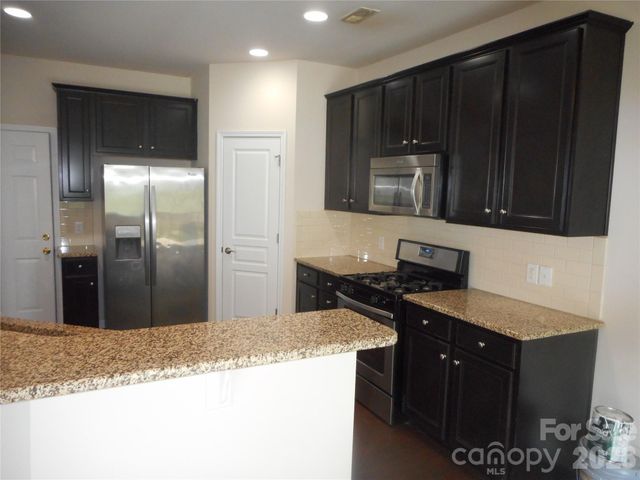 5860 Glassport Lane, Charlotte, NC 28210