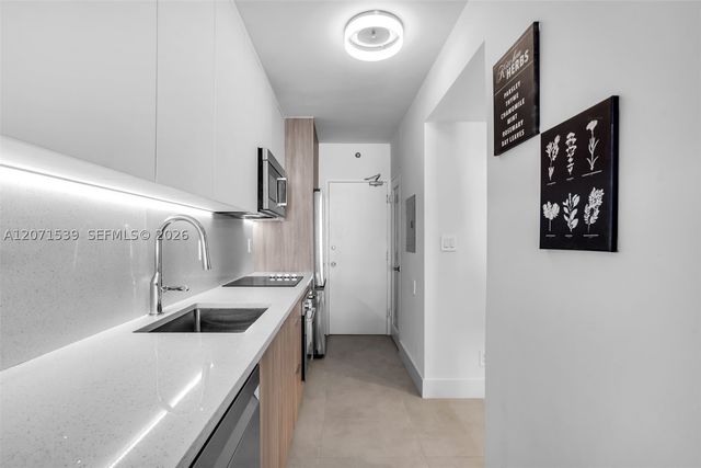 100 Lincoln Rd 539, Miami Beach, FL 33139