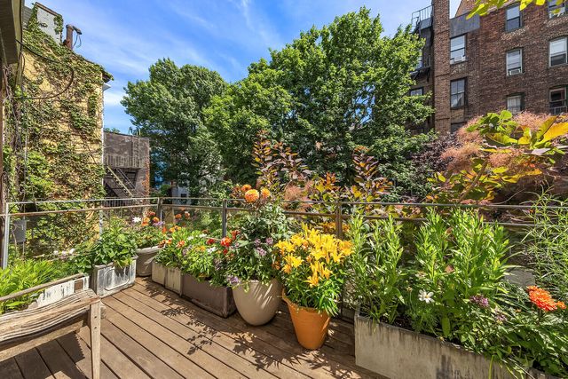 264 W 12TH Street, New York City, NY 10014
