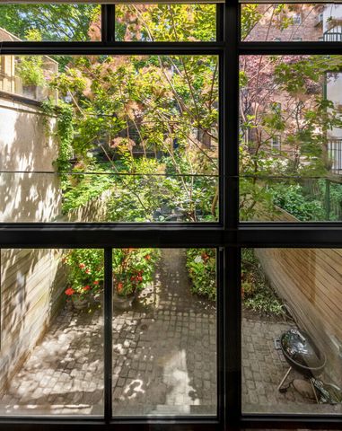264 W 12TH Street, New York City, NY 10014